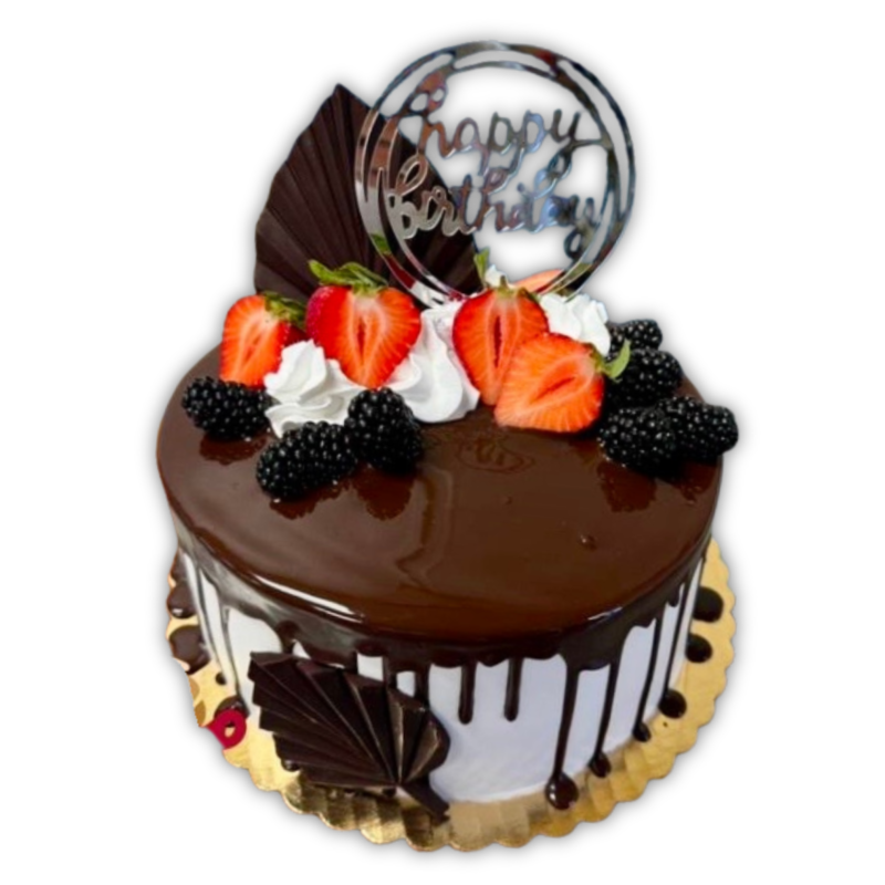 Pastel Tres Leches con glaseado de chocolate y fresas